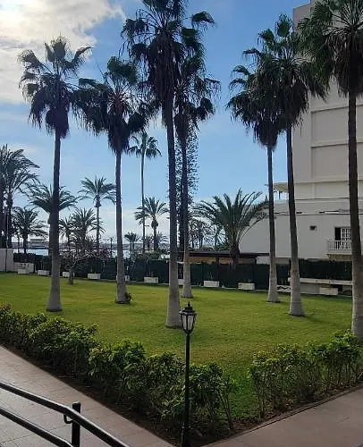 Comodoro Cristianos 302t * 洛斯克里斯蒂亚诺斯